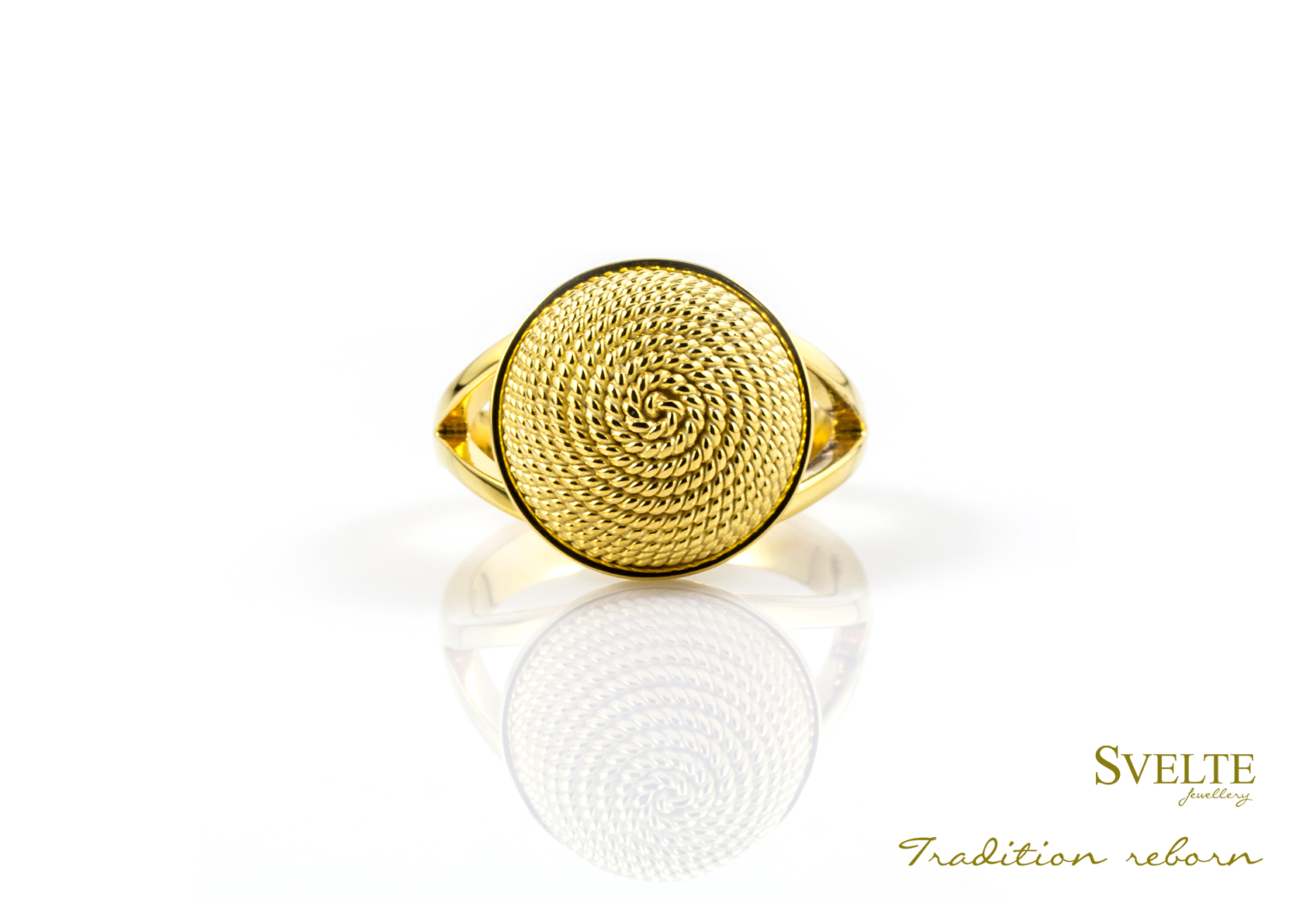 Petite gold Swirl Ring