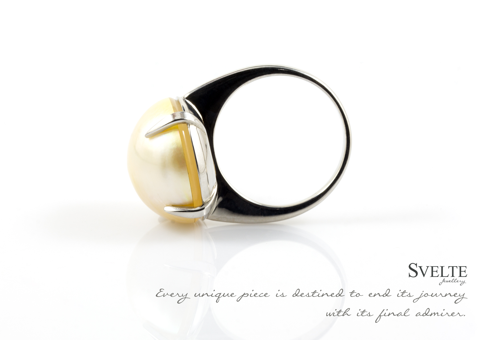 Gold Mabe Pearl Ring 